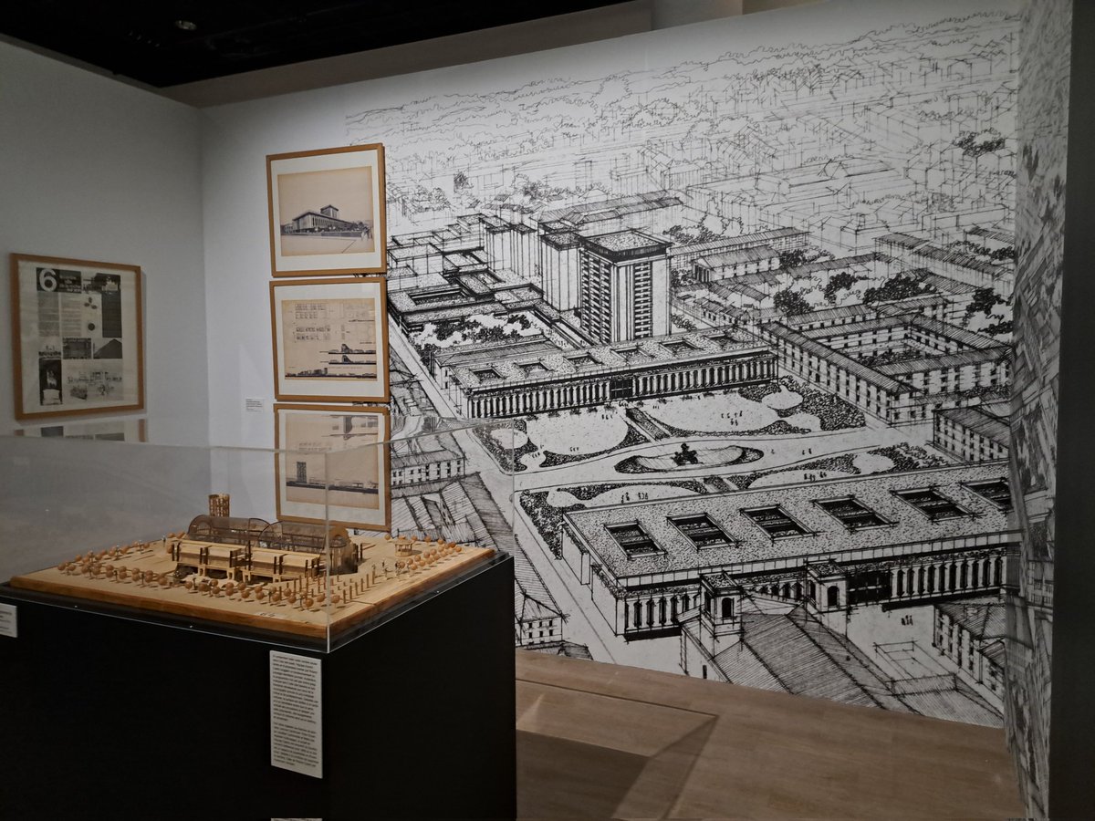 anne_sicard's tweet photo. "Au coeur d'une ville impériale", une passionnante exposition à découvrir au #Cyel, avec des œuvres en provenance du @MobilierNat, du Musée des Beaux-Arts de #Rennes, de @lamachinefr, des #archives départementales de la #Vendée et de prêteurs privés https://t.co/l3OjNKkz0a
