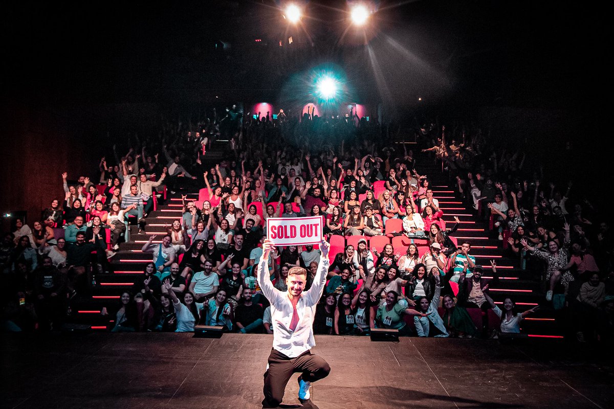 bruffinelli's tweet photo. Haciendo la producciรณn de 2 funciones agotadas del influencer espaรฑol @EdgardCaro ๐ช๐ธ en el @teatrosangines de Santiago de Chile ๐จ๐ฑ
#ComedyCrew #producciondeeventos #teatro #humor #showsenvivo #produccion https://t.co/9rjzUkDlvN