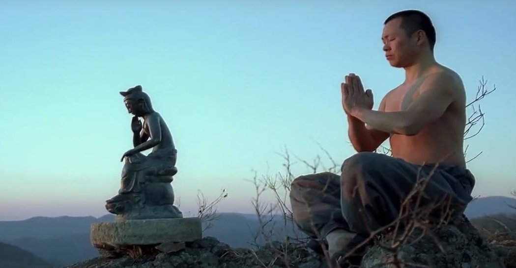 FilmsQuirky's tweet photo. Dec 8 : Buddhist theme  ☸️
#Bales2024FilmChallenge #FilmX 📽️ 🎬
#SpringSummerFallWinterAndSpring (2003)
In the midst of the Korean wilderness, a Buddhist master patiently raises a boy while teaching wisdom and compassion through experience and endless exercises.
[3/3] https://t.co/ZSzdNx8W5n