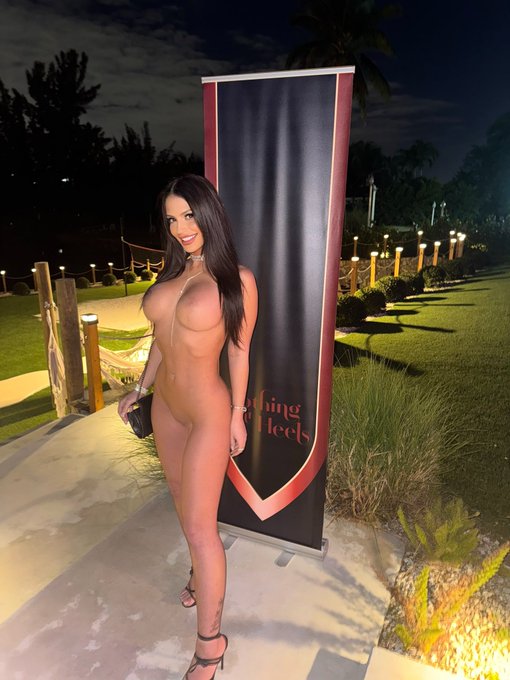 Alexa Payne Cams 🎥 - https://t.co/eyNSQpWCjC https://t.co/I8bYUlLCXe