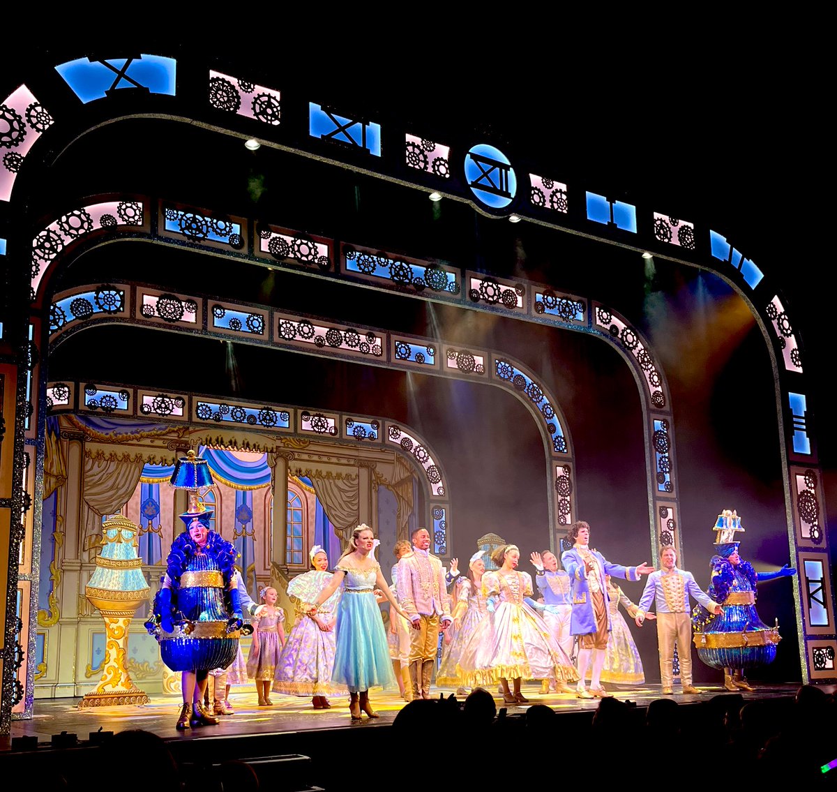 Kate Williams tweet media