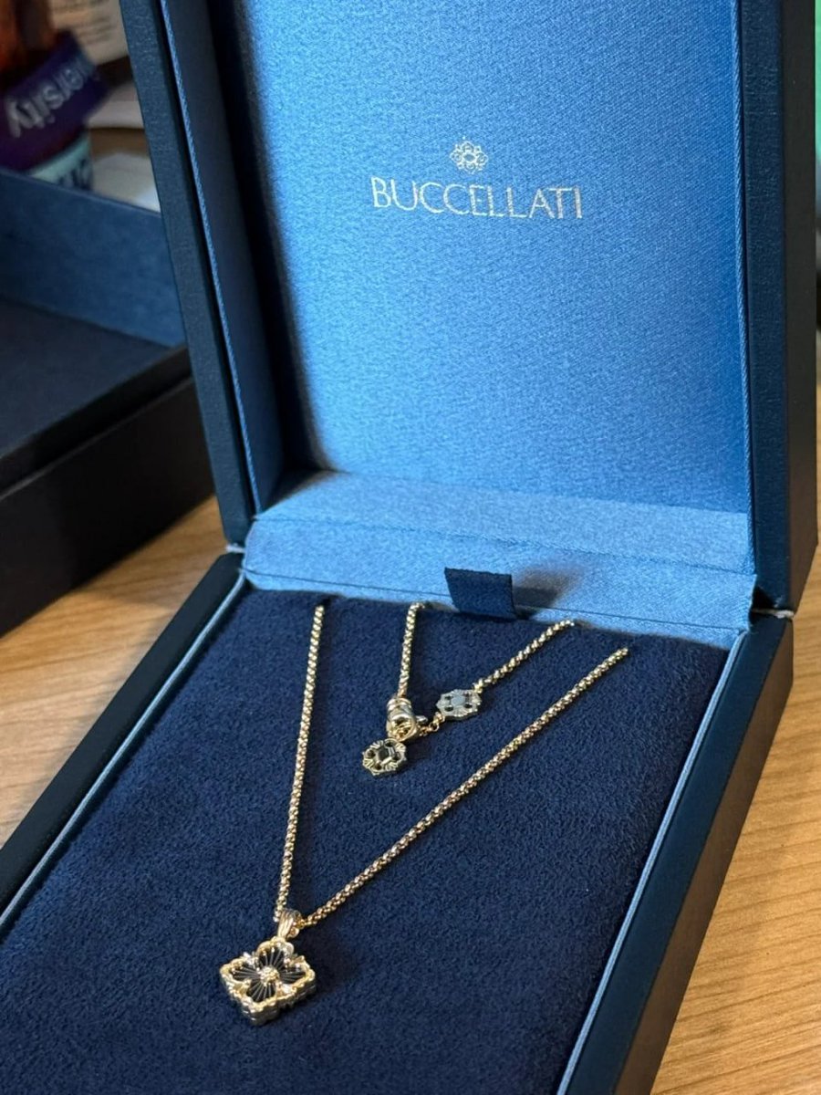 komplex06's tweet image. Shine bright 💫Shine bright—your sparkle is your signature! 💐💎