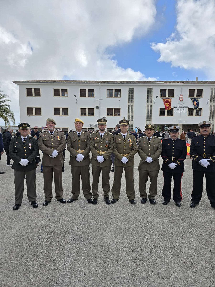 ARIBAL_RV's tweet photo. Compañeros #ReservistasVoluntarios de #ARIBAL presentes en los actos de las Patronas de Infantería #InmaculadaConcepción y de artillería #SantaBárbara en #PalmadeMallorca

@Defensagob @EjercitoTierra @COMGEBAL_ET 

@FORE_CIOR_ES https://t.co/TJTVweyNsD