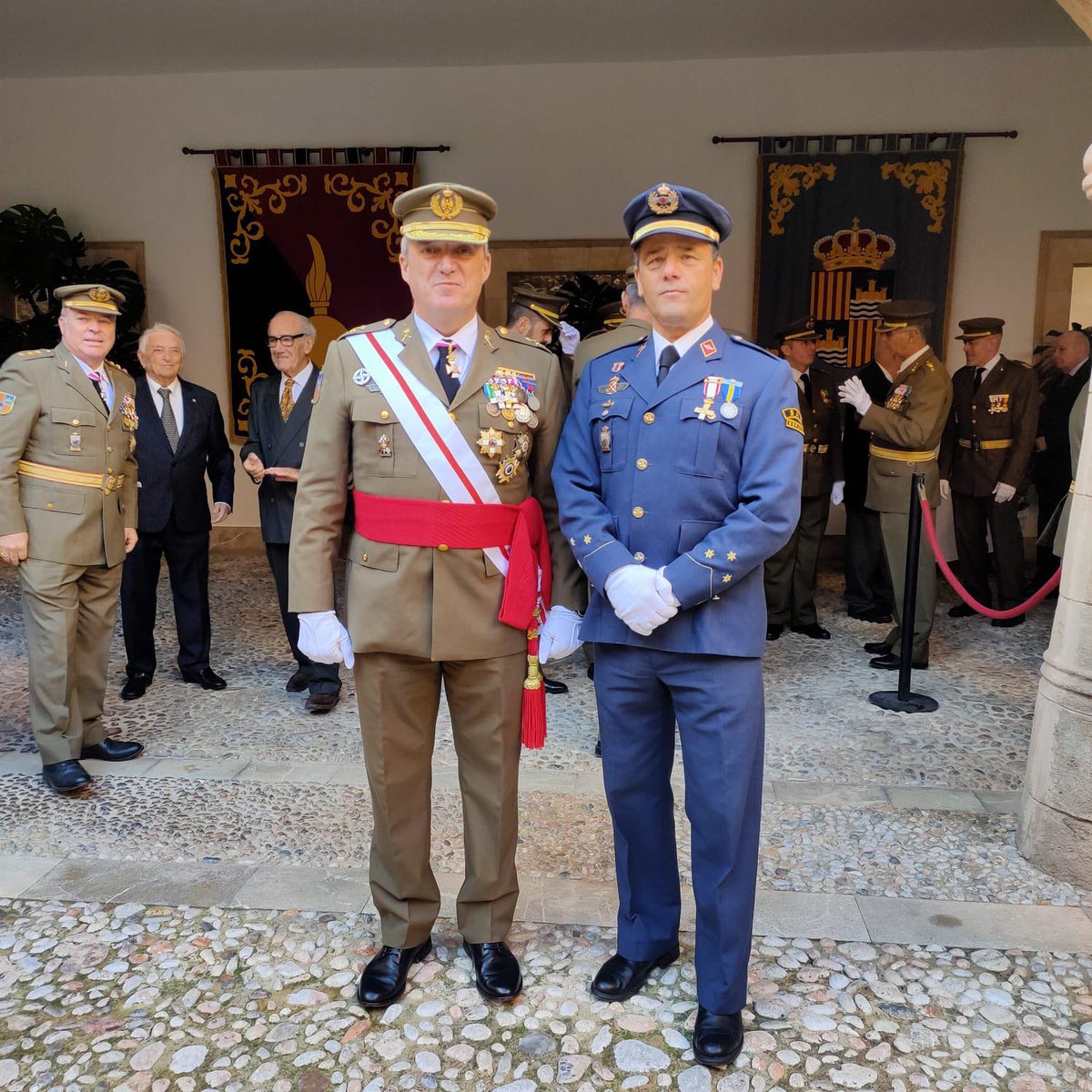 ARIBAL_RV's tweet photo. Compañeros #ReservistasVoluntarios de #ARIBAL presentes en los actos de las Patronas de Infantería #InmaculadaConcepción y de artillería #SantaBárbara en #PalmadeMallorca

@Defensagob @EjercitoTierra @COMGEBAL_ET 

@FORE_CIOR_ES https://t.co/TJTVweyNsD