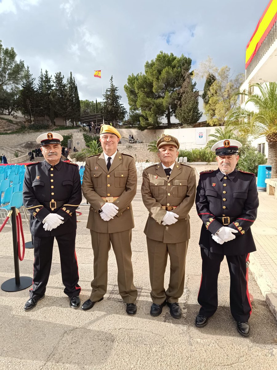 ARIBAL_RV's tweet photo. Compañeros #ReservistasVoluntarios de #ARIBAL presentes en los actos de las Patronas de Infantería #InmaculadaConcepción y de artillería #SantaBárbara en #PalmadeMallorca

@Defensagob @EjercitoTierra @COMGEBAL_ET 

@FORE_CIOR_ES https://t.co/TJTVweyNsD