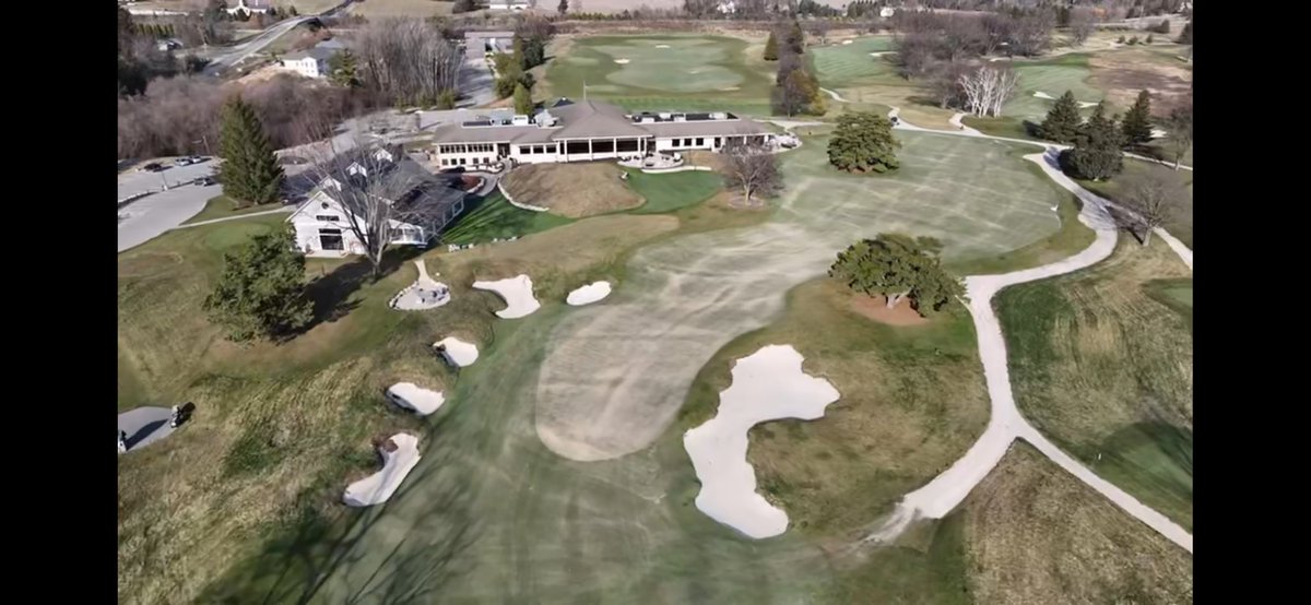 cavezza6's tweet photo. Crew did a great job cleaning up for winter.  Made for an enjoyable walk today.  December golf in Wisconsin!! https://t.co/KDkdFNSxoj