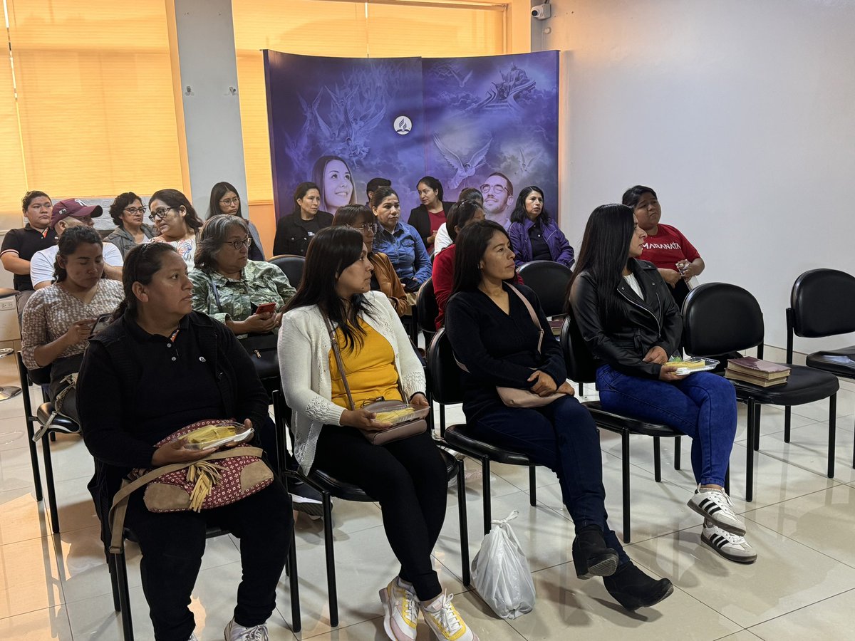 AgustinFloresC1's tweet photo. [Lima] la secretaría de @AdventistaMiCOP  capacita a los secretarios para el periodo 2025 a su vez expresa con gratitud los resultados obtenidos durante el 2024. 

Secretaría con excelencia! https://t.co/MUNsdeMYBB