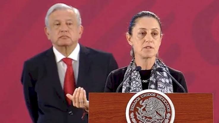 JustDataHub's tweet photo. De 26 mil asesinatos y feminicidios en los últimos años, en 25 mil NO hubo justicia, estamos hablando más del 90% de impunidad.

Pero a la charlatana de Maryfer Centeno le bastó una llamada para enjuiciar a Mr Doctor.

Eres una vergüenza @Claudiashein  eres lo mismo que el PRI https://t.co/soTPAL059e