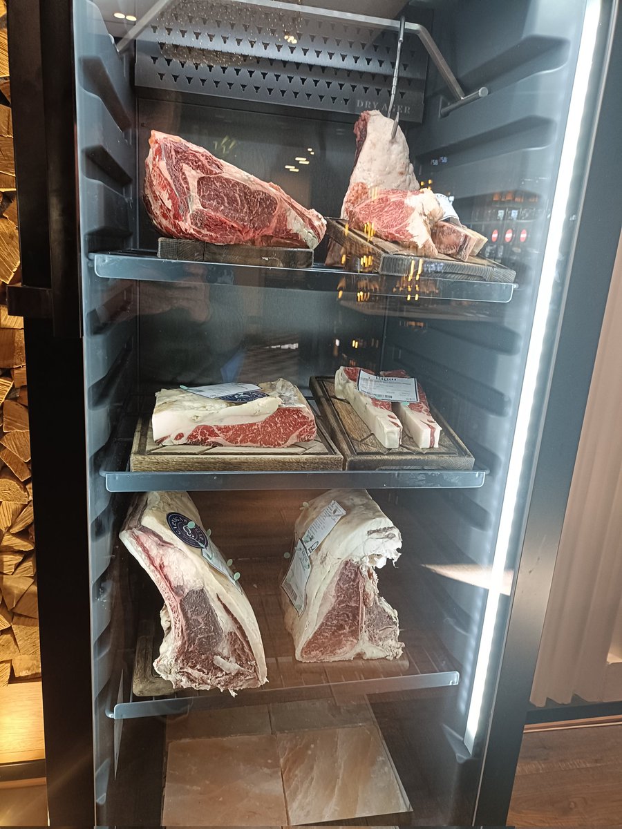 Buenos que yo me entere al final quién se apunta para ir ...#Navidad2024 #Malaga #Amigos #Amigas #Restaurantes <a href="/antoniobanderas/">Antonio Banderas</a>