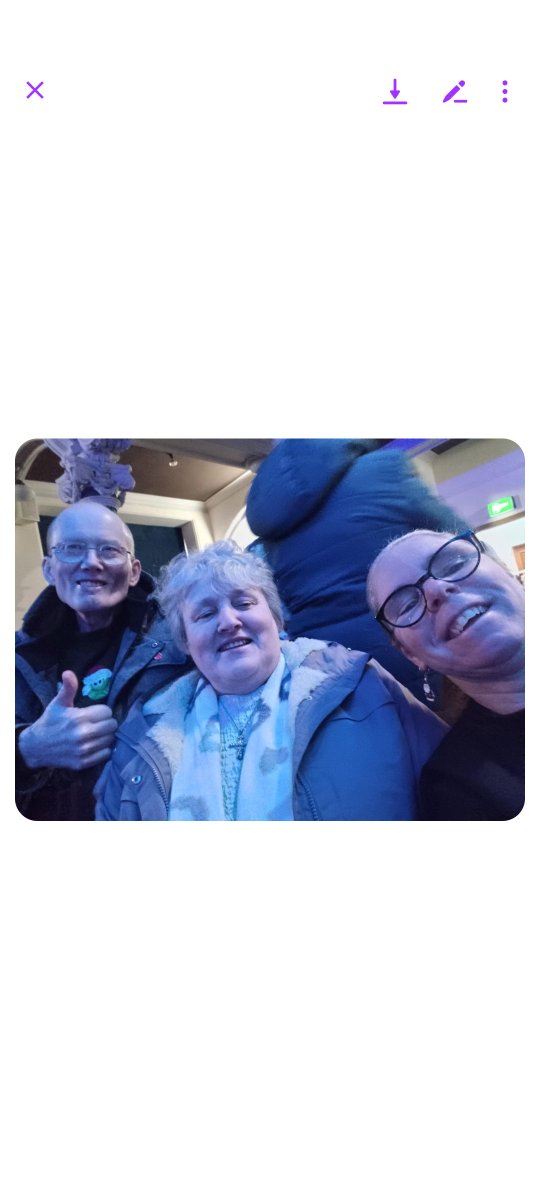 elaine fox tweet media