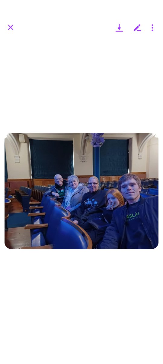 elaine fox tweet media