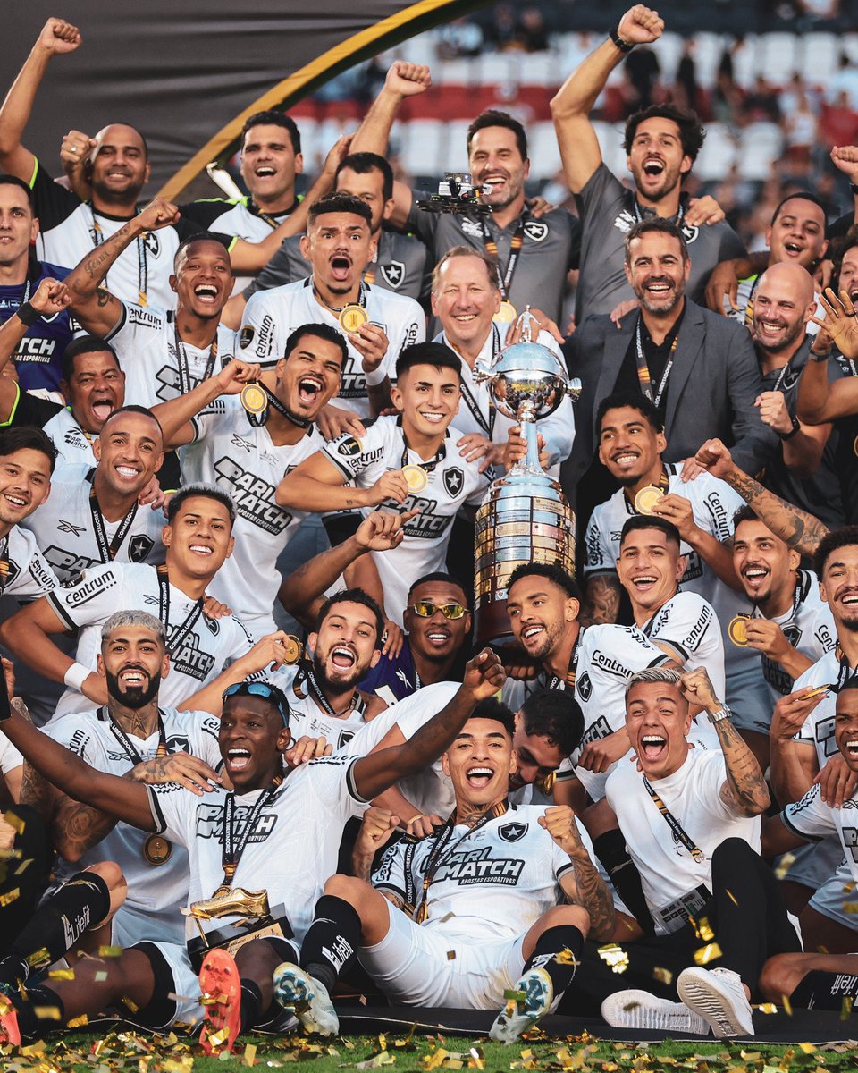 MeuBotafogo's tweet photo. É TRI-CAMPEÃOOOOOO! É OFICIAL! ⭐️

ACABOU O JEJUM!

BOTAFOGO É CAMPEÃO BRASILEIRO DEPOIS DE 29 ANOS!

É NOSSO! COMEMORA ALVINEGRO! 🔥 https://t.co/1sn3RzkMI1