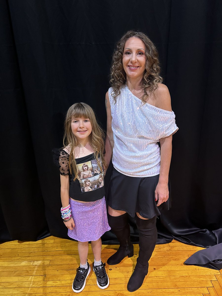 MyMiniSwiftie's tweet photo. I’ve already been scammed so I will only do PayPal G&amp;S.   Single mom so I can’t risk it again.  
Also fill free to tag me if you know any of the legit pages/people helping other swifties get tickets. https://t.co/FPtQXeFN0B