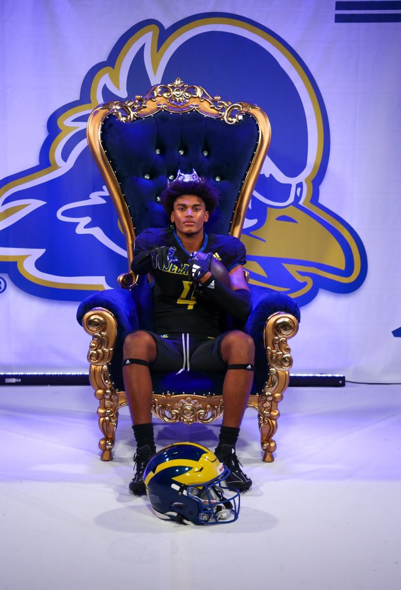 Meet Calvin Thomas (<a href="/_CThomas4_/">Calvin</a>) Delaware's newest wide receiver. fifthquarter.net/meet-calvin-th…