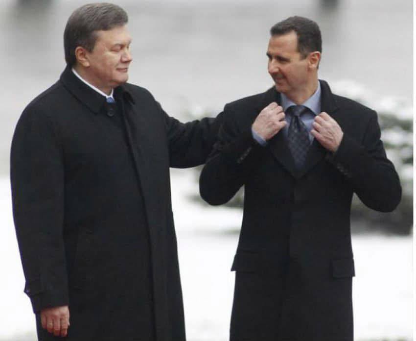 StarshinaZapasa's tweet photo. Я б на месте Путина такой дикий кайф бы испытывал... Ну, реально. Вот Янукович коллекционировал страусов. Башар Асад коллекционировал, скажем, автомобили.
А Путин коллекционирует Башаров Асадов!
У него теперь два легитимных президента, одна министр и Сноуден.
Сноуден, блять. У кого в коллекции еще есть Сноуден?
Прям вот хоть на полочки выставляй в коробочках, и любуйся.
Да я б ради одного толь��о этого сам помог бы Эрдогану Сирию наебнуть.
Спокойной ночи. 

А лучше можете угостить меня пивом:
https://t.co/CFckIuQ6oI