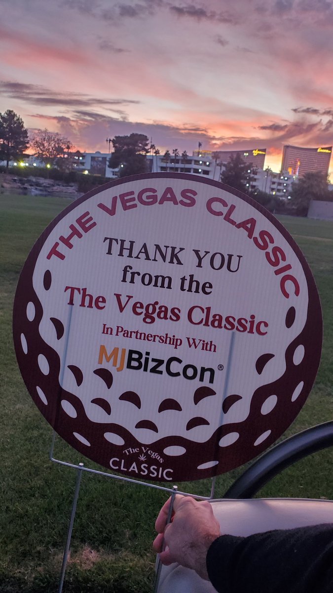We had an incredible day at #TheVegasClassic last week.  <a href="/MJBizDaily/">MJBiz</a> really put on incredible show together this year with high vibes all around 🙏 

Nothing quite like a Classic Event in Vegas 🏆