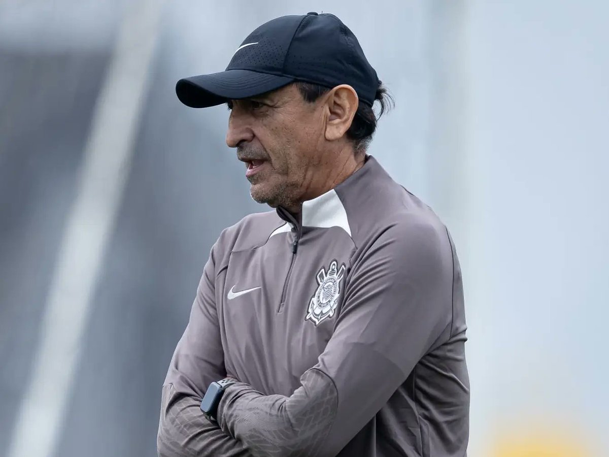 Agarró a Corinthians en zona de descenso...

...Lo llevó a la Copa Libertadores cerrando el torneo con 9 victorias consecutivas.

Don Ramón Ángel Díaz 👏