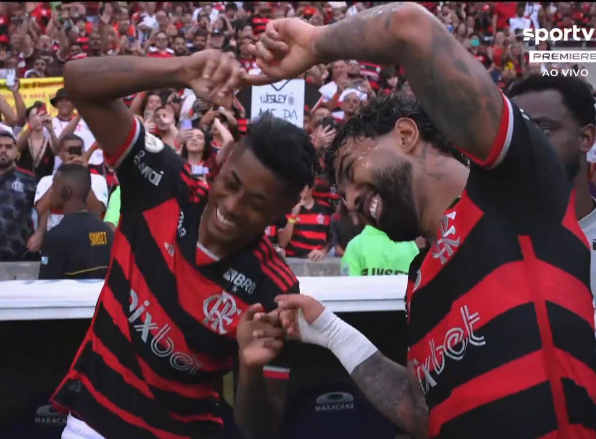 teencrf's tweet image. 🚨| ÚLTIMO FOLLOW TRICK DO ANO 

FLAMENGUISTA SEGUE FLAMENGUISTA 

- rt e fav 
- comente "❤️🖤" e siga todo mundo que curtir seu comentário