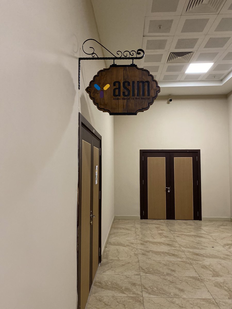semacelem34's tweet photo. Bir akademi açtık. İçine dünya kadar atölye yerleştirdik. Her yaştan bay ve bayan katılımcı kabul ediyoruz.  Hocalarımız alanlarında uzman. Derslerimize sadece bayan öğrenciler itibar ediyor. Beyefendilere ulaşamıyoruz, acaba neden? @asimdernegi @sezermkarakus https://t.co/L0Kd9vImq3