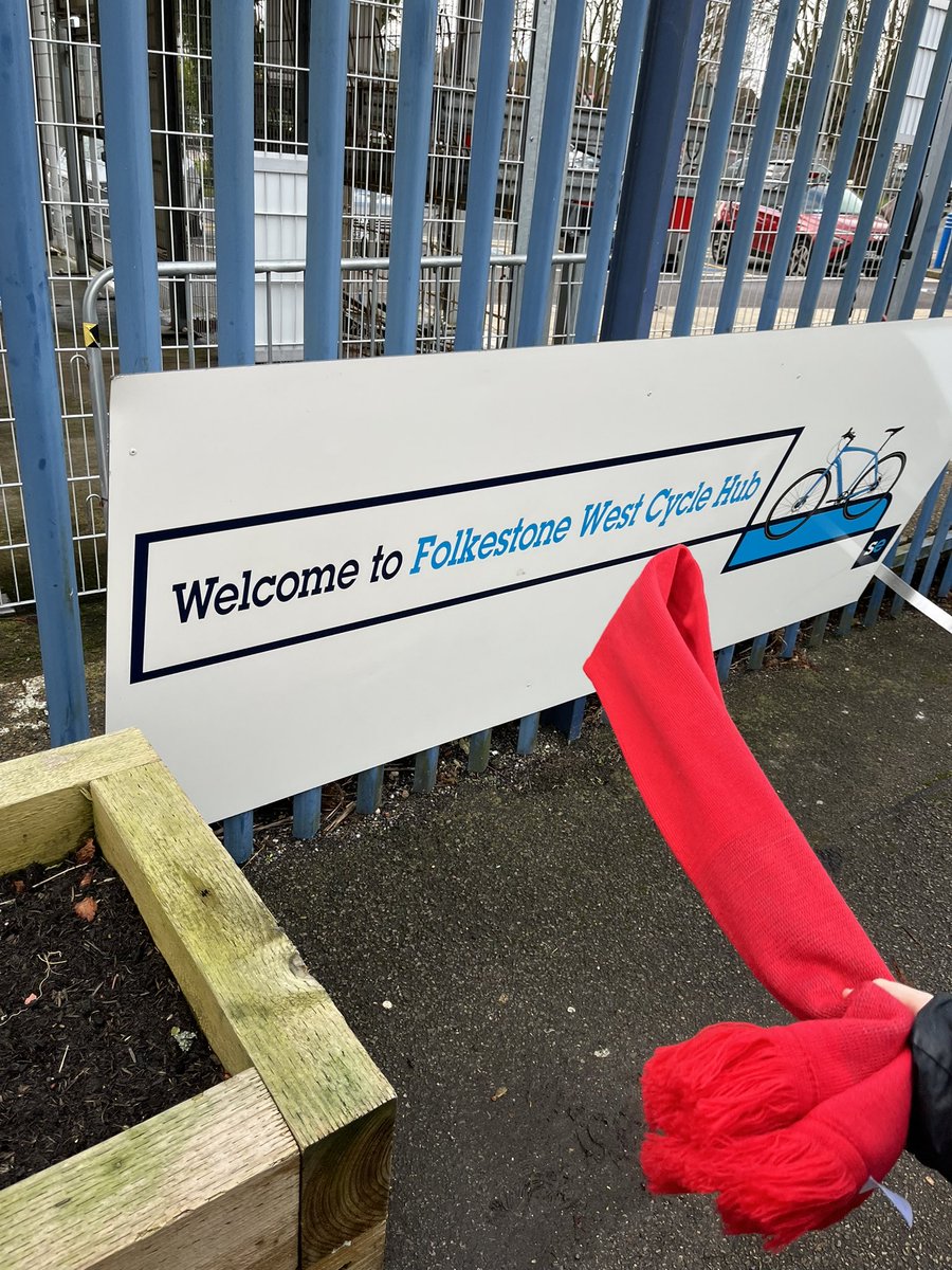 africa09's tweet photo. @Se_Railway metal sign on Folkestone west train station (London bound) is on its way out soon . Loose and coming away. No one at the station today to report it in . https://t.co/pGpNUj5fRk