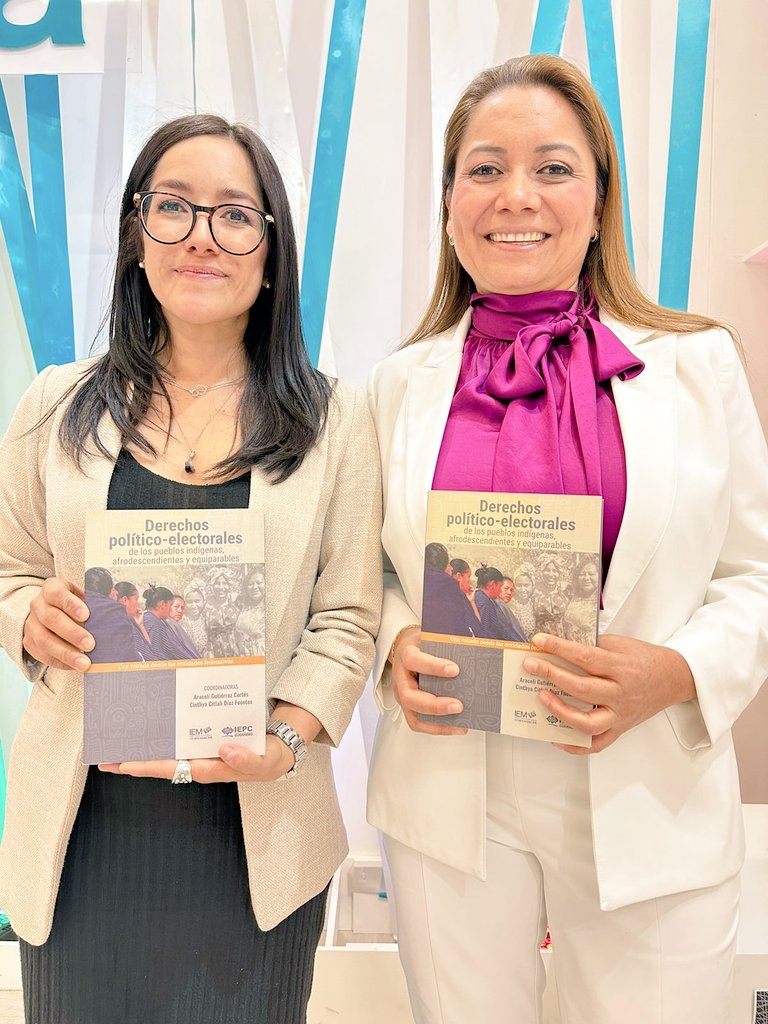AraceliGCortes's tweet photo. Hoy en la Feria Internacional del Libro en Guadalajara, presentamos nuestro libro sobre Derechos Político-electorales de pueblos originarios, afrodescendientes y equiparables. Descargalo en https://t.co/v8HCaMGVQY https://t.co/XJUuedc2ZD