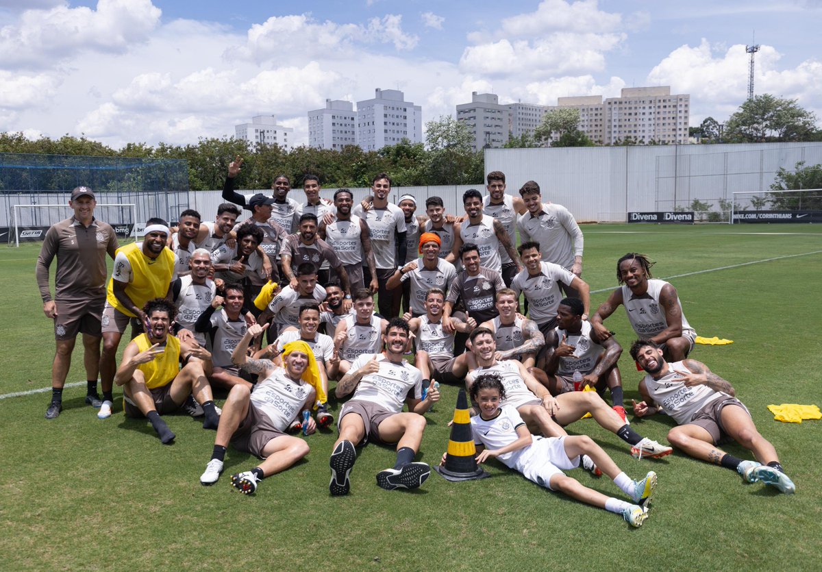 sccpdepressaoo's tweet photo. Depois de 7 anos finalmente fechamos o ano BEM

SEM TURBULÊNCIA
ELENCO MONTADO
DIRETORIA NOVA
COM MUITO TITULO PRA BRIGAR

VAMOS COM TUDO EM 2025.

EU TE AMO CORINTHIANS https://t.co/BANq9ApmON