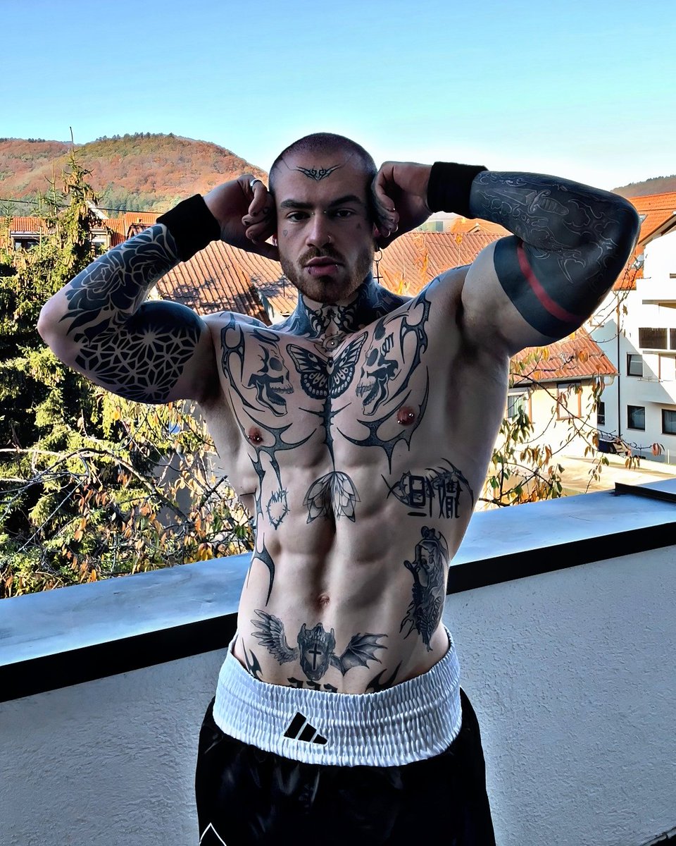 WARXNDBLOOD tweet picture