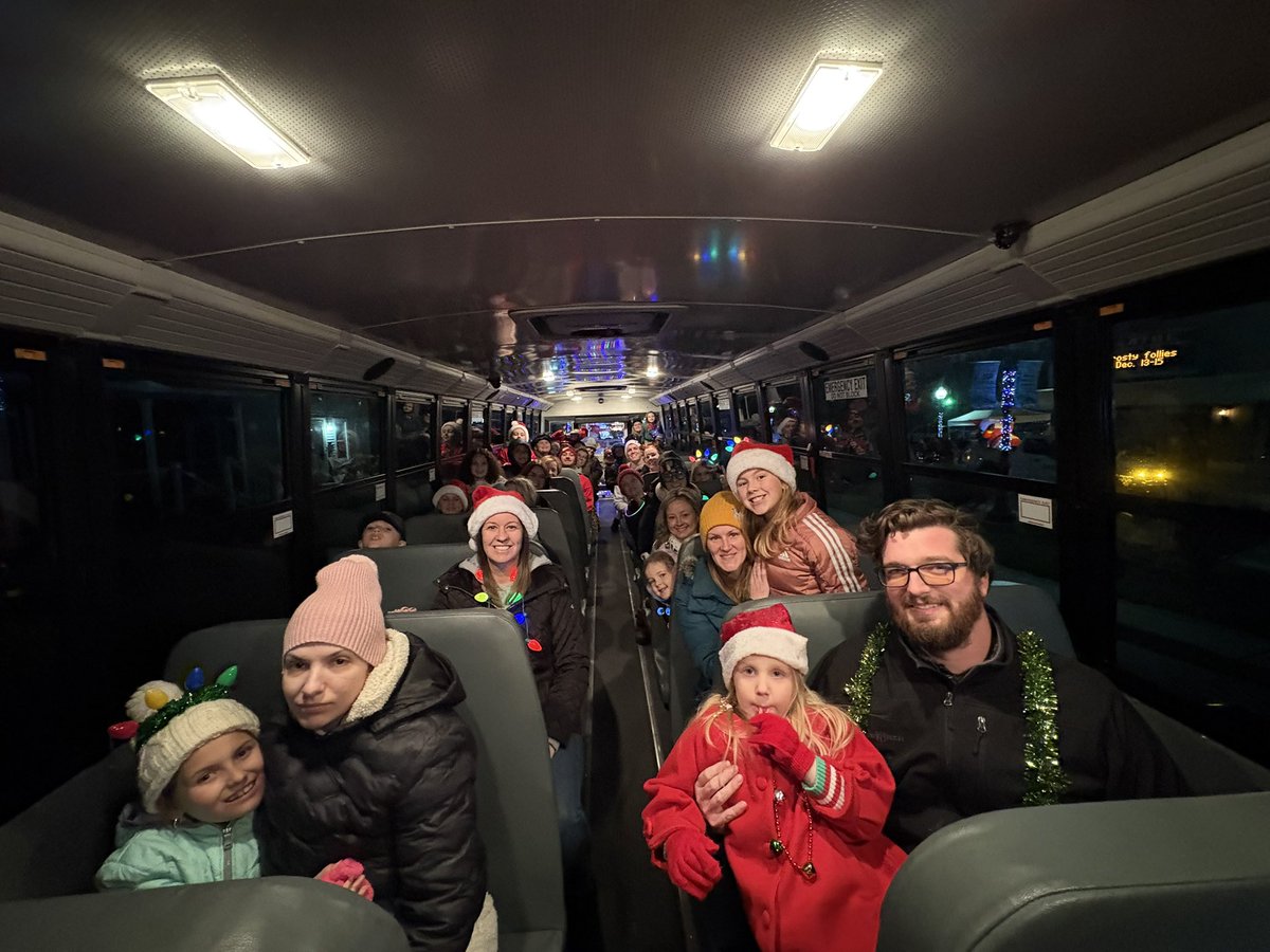 erineaton33's tweet photo. Holiday parade with our Golden Ticket winners! It was a wonderful evening. #hedkebulldogs #yes2tps. https://t.co/gytaQW2XSi