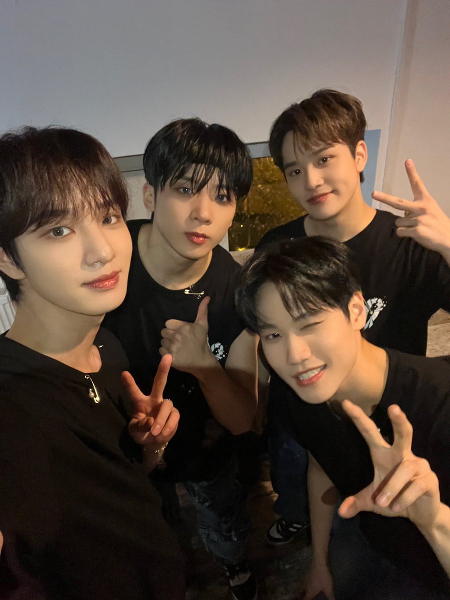 MCND_official tweet media