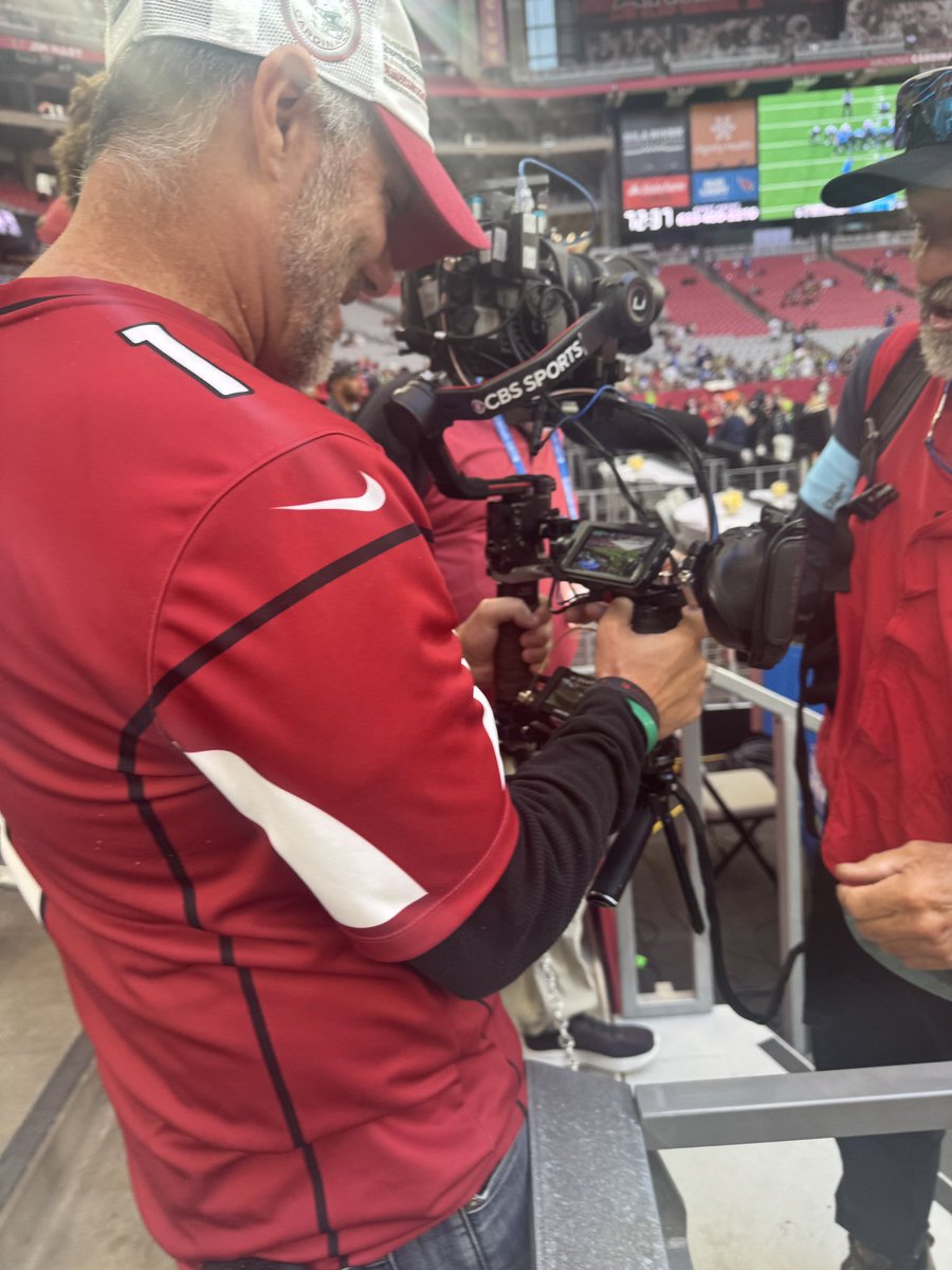 mvandy's tweet photo. Got to see my crew again today at the game and was gifted a @CBSSports NFL hat for my collection. Let’s go Bird Gang!!! Light Up Ahwatukee repping on the field today. #tukee #birdgang #gocards https://t.co/Ad9HWN4U0A
