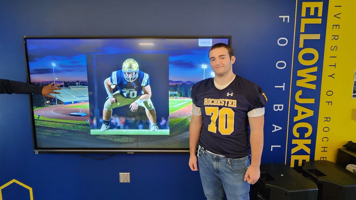 SchweigerAugust's tweet photo. I had an outstanding weekend visit with @UofRFootball with my family! After some great hospitality and a talk with HC @ChadMartinovich I am proud and honored to say I left with an offer!! Thank you @IamcoacHHeav and @CoachVNT! @SalesianumFB @CoachDelleDonne https://t.co/9Vc5tw4nWI