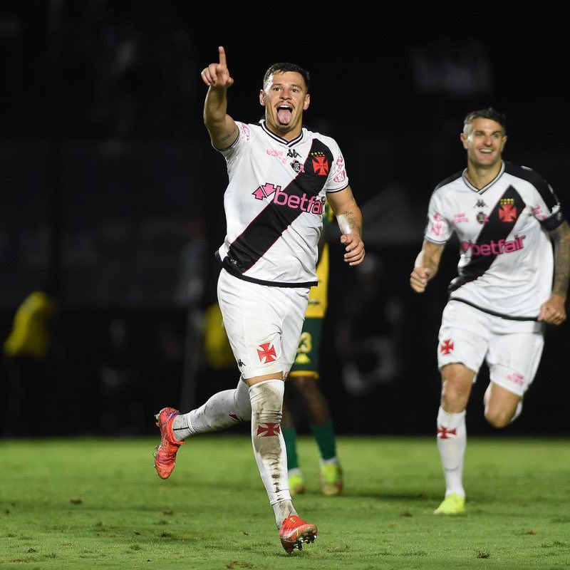 bibliavascaina's tweet image. CAP

Apanhou em SJ
Foi eliminado em Casa
Nos deu Hugo Moura e tomou gol dele

QUE NAO VOLTE MAIS