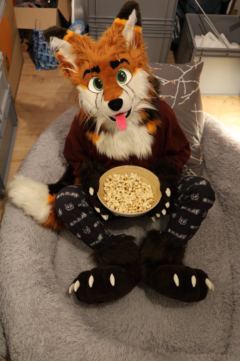 SharkyTheWhite tweet media