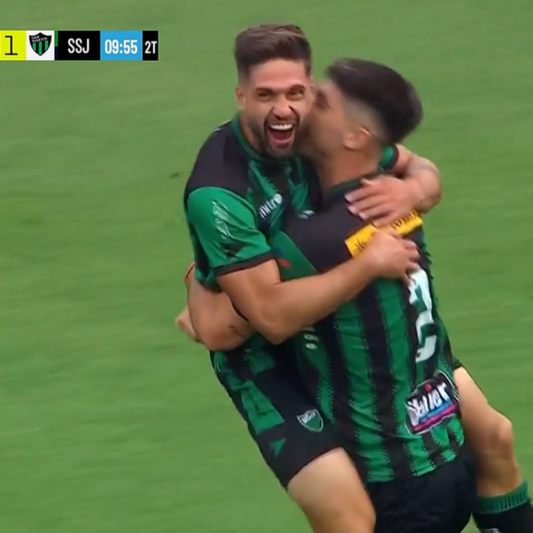 DiarioOle's tweet photo. ⚽️ ¡GOL DE SAN MARTÍN DE SAN JUAN! 🟢⚫️

🔝 Fede González, de cabeza, le está dando, por ahora, EL ASCENSO al equipo sanjuanino https://t.co/BIJNg24cnB