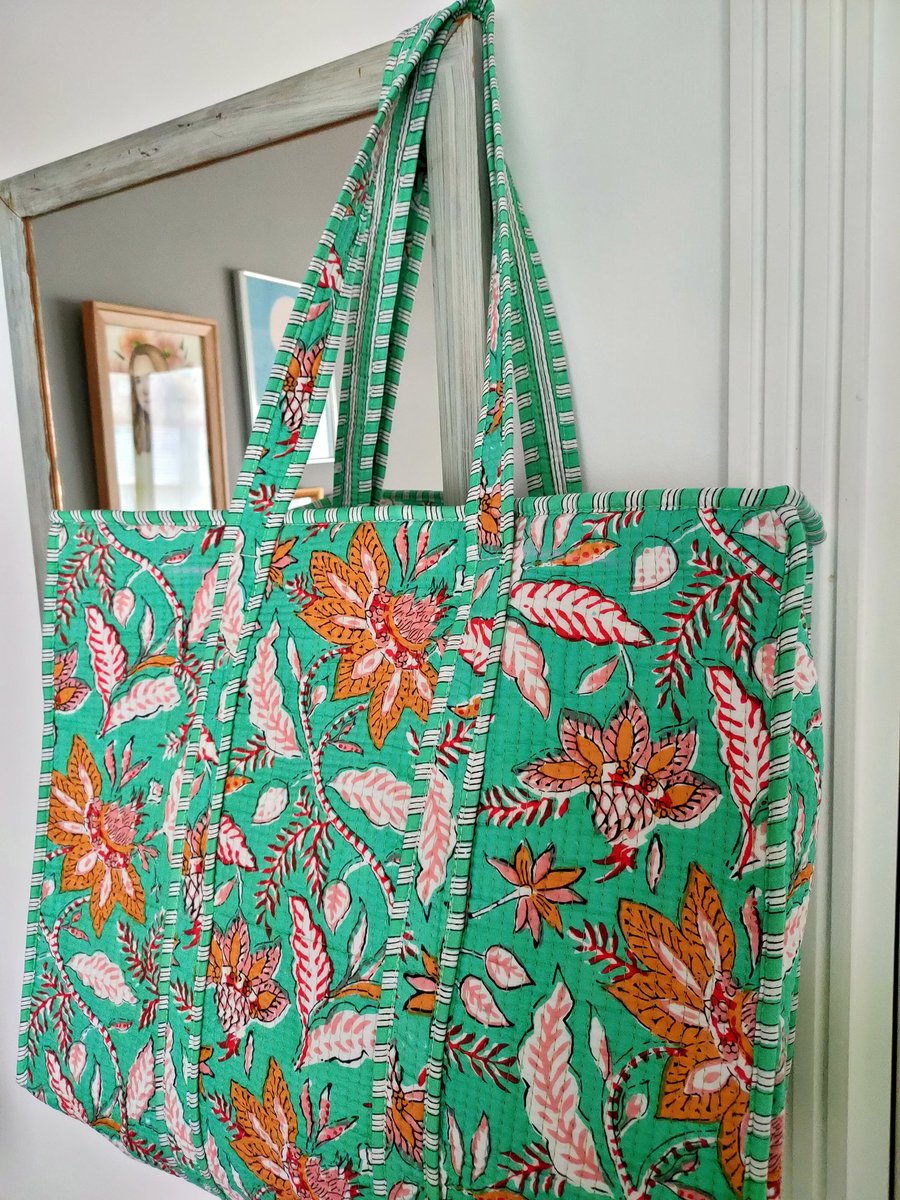 diecisieteweb's tweet photo. Ya en la web nuestra nueva colección INDIA, con bolsas ideales, monederos,  bolsas de aseo, neceseres y pouches ideales 
¡Y no hay dos iguales!
#ideasNavidad 
https://t.co/ooKIoeerdn https://t.co/W8NgGFw0es