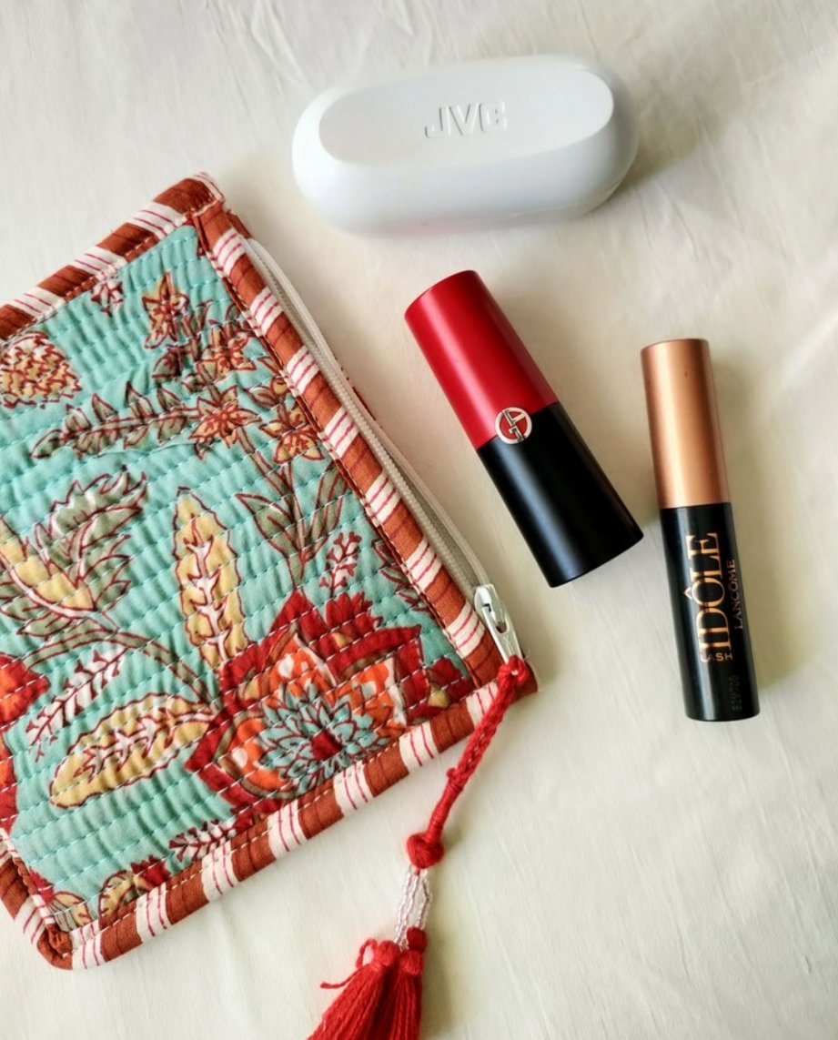 diecisieteweb's tweet photo. Ya en la web nuestra nueva colección INDIA, con bolsas ideales, monederos,  bolsas de aseo, neceseres y pouches ideales 
¡Y no hay dos iguales!
#ideasNavidad 
https://t.co/ooKIoeerdn https://t.co/W8NgGFw0es
