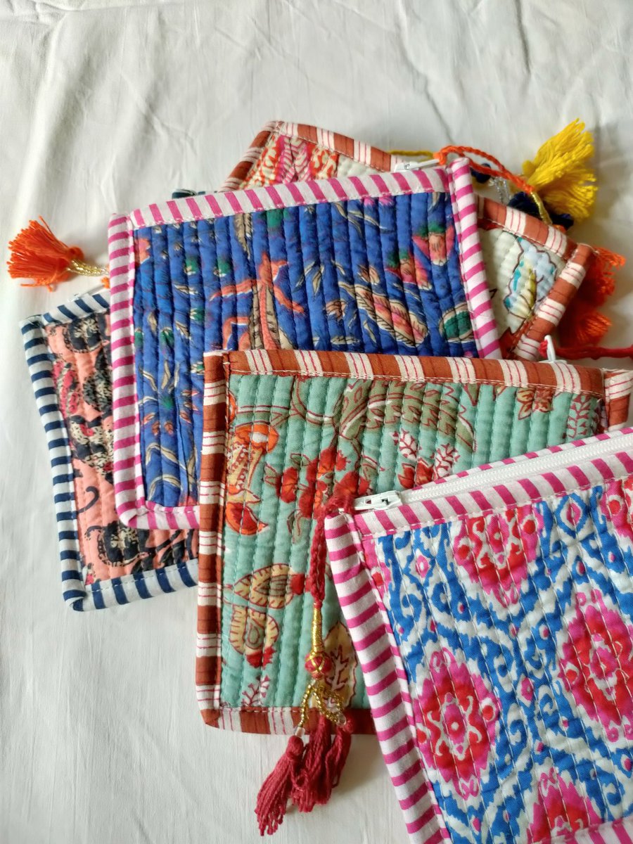 diecisieteweb's tweet photo. Ya en la web nuestra nueva colección INDIA, con bolsas ideales, monederos,  bolsas de aseo, neceseres y pouches ideales 
¡Y no hay dos iguales!
#ideasNavidad 
https://t.co/ooKIoeerdn https://t.co/W8NgGFw0es