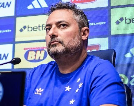 cabulas1921's tweet photo. Não venham colocar a culpa no Pedrinho. Ele não entende de futebol, ele colocou alguém da confiança dele pra investir no time: Mattos

Esse sim é culpado, investiu 200 milhões no meio do ano, e até então três prestaram: Cássio, MH e KJ https://t.co/Cb3Pd6nWPv