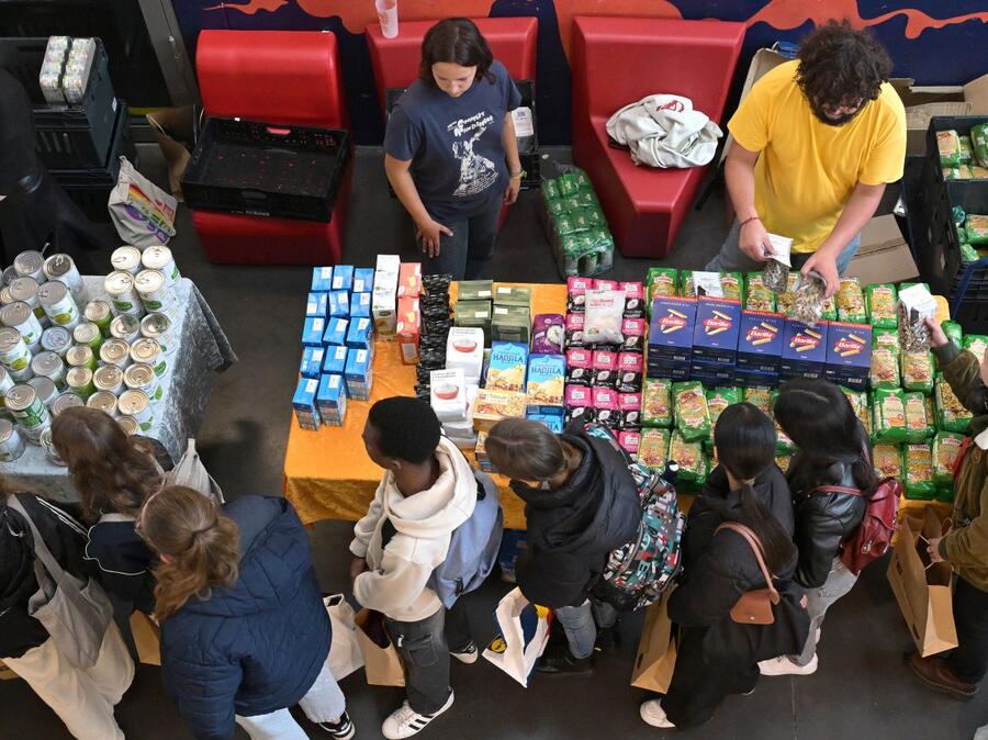 France. En 20 ans, le nombre de personnes pauvres a progressé de 25% limportant.fr/infos-societe/… #Société