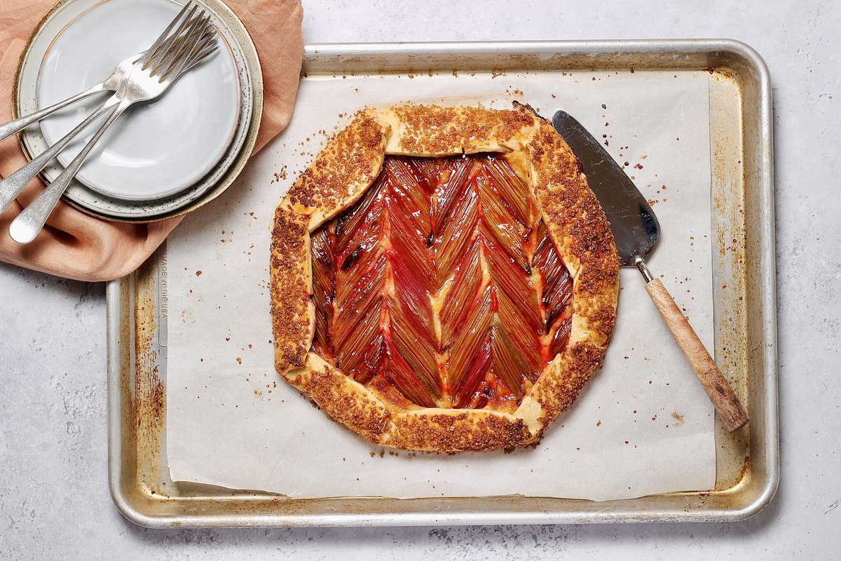 NutritionRocks1's tweet photo. CARR’S RHUBARB &amp; CUSTARD GALETTE

A fresh and fruity dish, with the nostalgia of days gone by – this rhubarb and custard galette is perfect for those family and friends’ get togethers.

https://t.co/iBzjh5v6fu

#recipeoftheday #recipe #food #galette https://t.co/OjcYvqAQyo