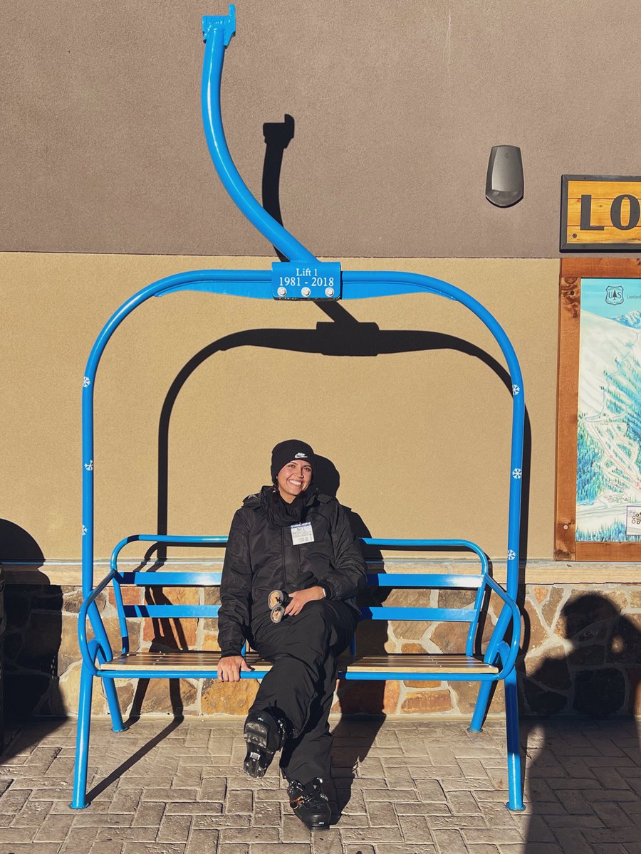 Colorado was absolutely breathtaking!! Finally saw snow  ❤️⛷️🏔️❄️