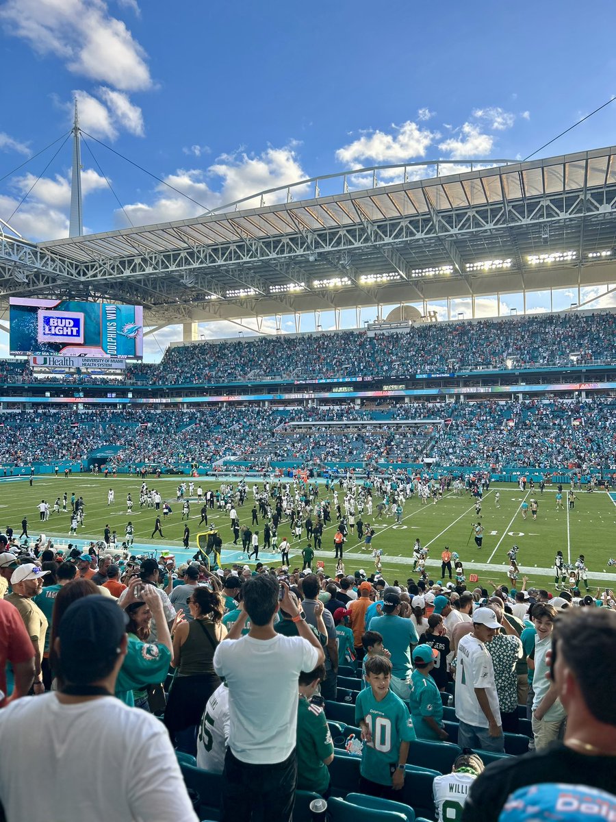 Sunday is for football #NFL <a href="/MiamiDolphins/">Miami Dolphins</a> <a href="/nyjets/">New York Jets</a> #GoFins