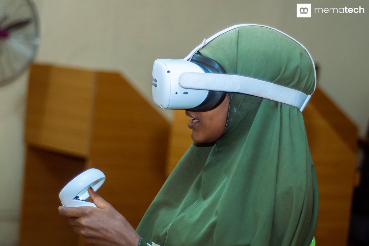 Iyanuoluwa_io's tweet photo. My team at Thinkhub and I documented an outreach for the Mematech Foundation as part of their Karatu Girls initiative. 

This initiative is designed to help young girls in northern regions recognize the potential of technology in addressing societal challenges. https://t.co/i5BrQjjDMG