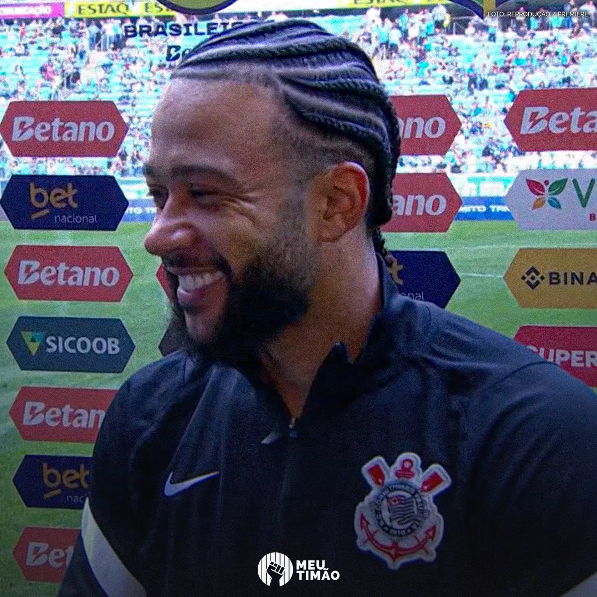 MeuTimao's tweet photo. Sorriso de quem meteu um GOLAÇO hoje! 👉😤👈 https://t.co/cnmpirlc4o