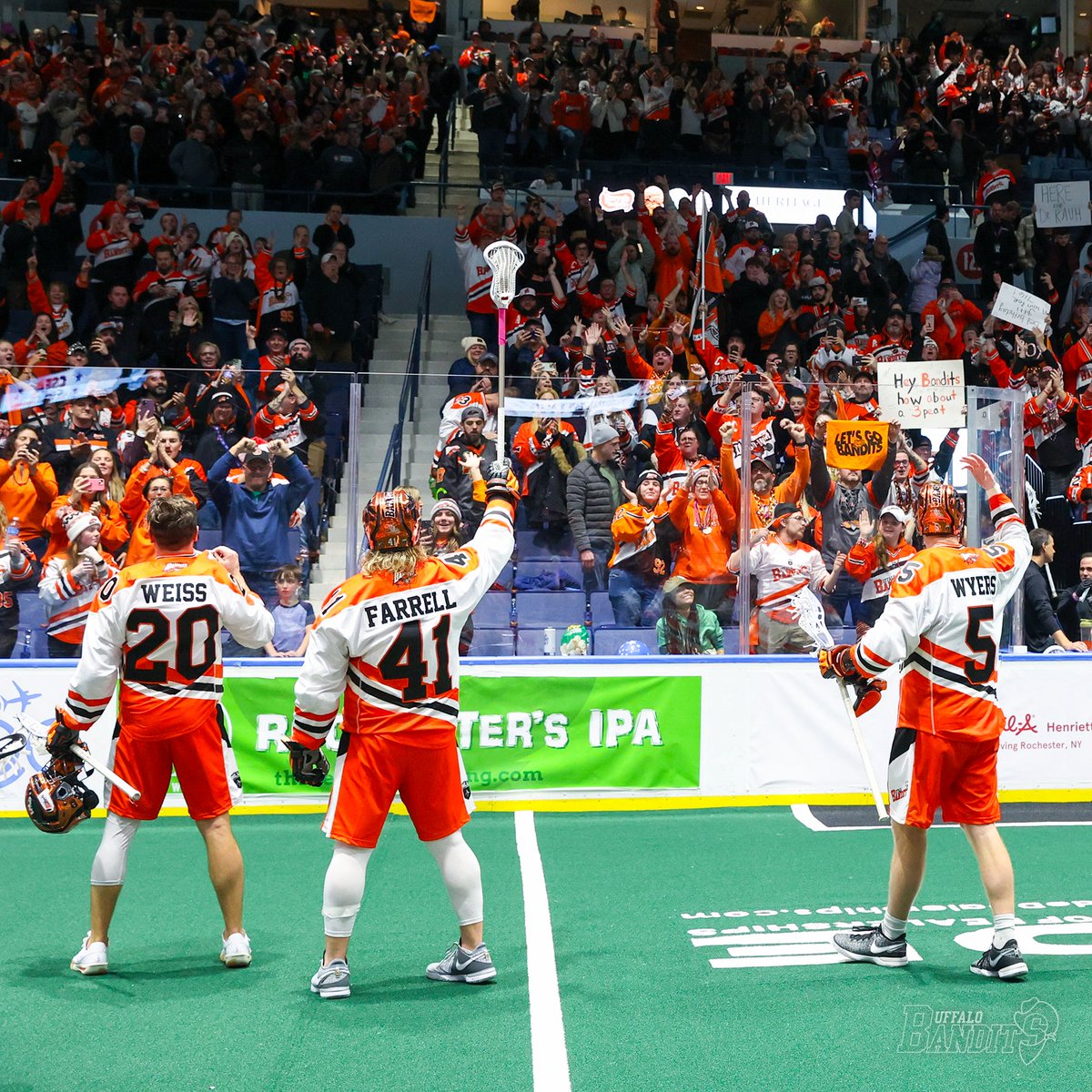 No other fanbase like Banditland. 👏