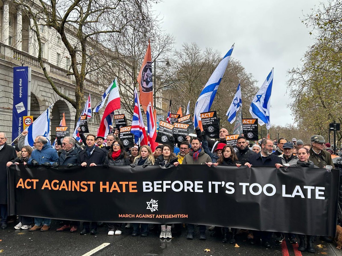 I was proud to attend today’s March Against Antisemitism, joining so many people from across the Jewish community. 

It is vital that Jewish students - and the whole Jewish community- continue to be proud of their  Jewish identity.