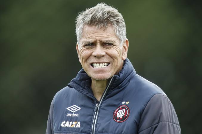 Glaucoxa's tweet photo. Quando foi mal a gente criticou bastante, mas agora reconheço que Paulo Autuori fez ótimo trabalho no rival nesse 2024.

👏👏👏👏 https://t.co/gqAjXhink5