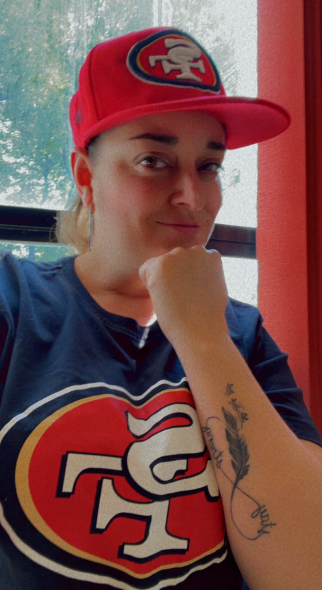 gabirare's tweet photo. Siempre niners!!! 🥰🥰❤️❤️❤️ @FOXImpactoNFL https://t.co/CkPMGnyoA5