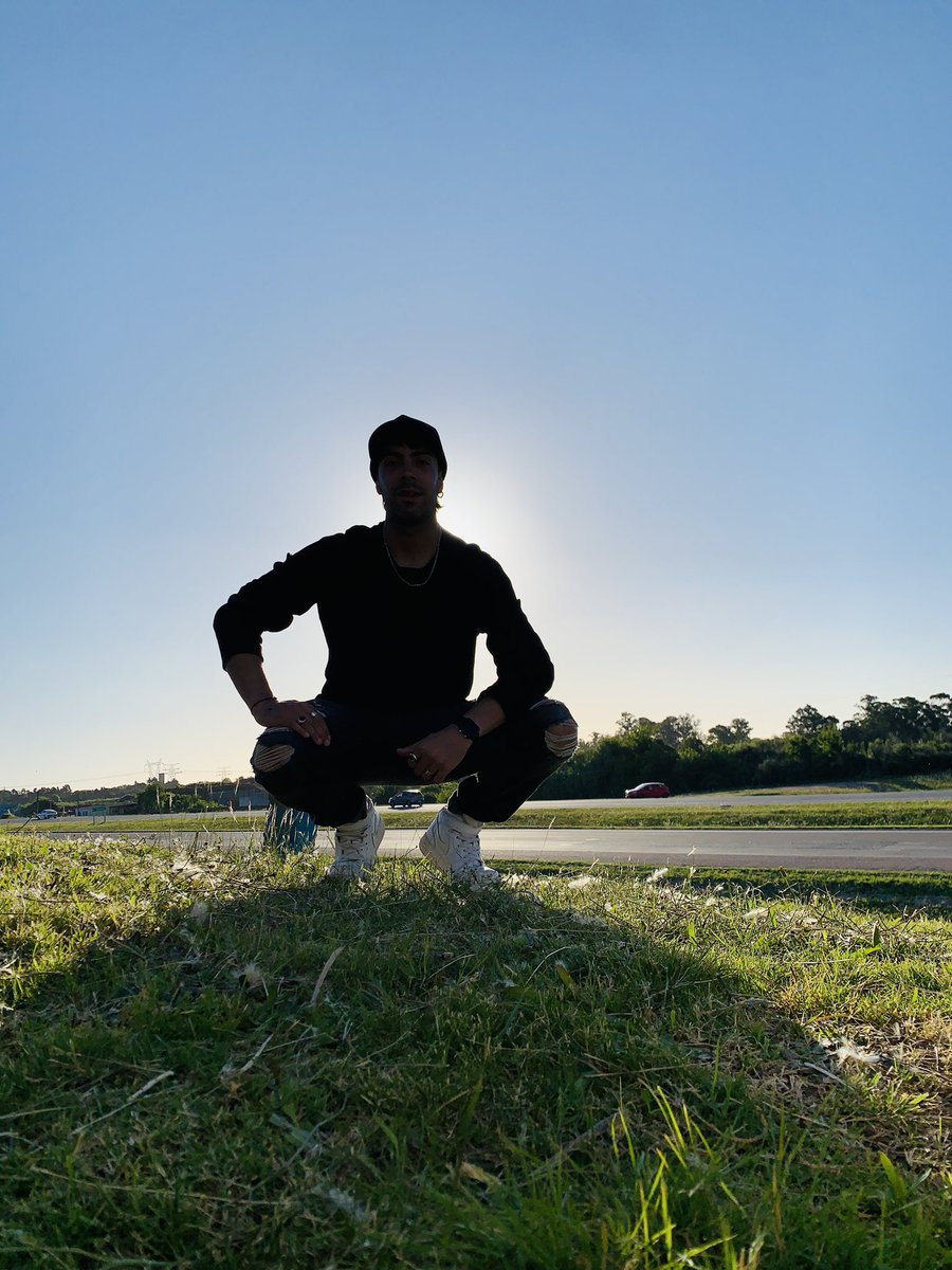 AlvezFreire's tweet photo. "La vida siempre tiene cosas lindas pero también malas. Cosas que nos pasan a todos, que son normales para todos las personas y que debemos afrontar. Siempre aconsejo celebrar las buenas cosas de la vida para seguir motivándonos." https://t.co/NnpKg812r2