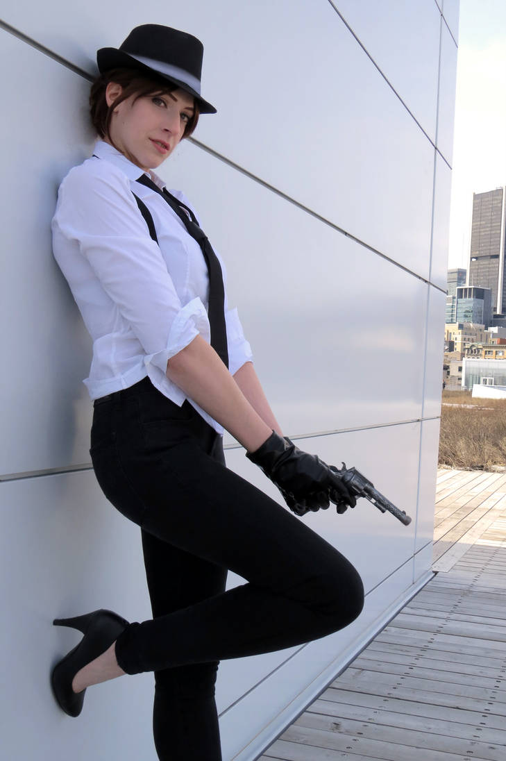 AvoidingTyrants's tweet photo. trying her best to match Jill's detective uniform.

how good do I look? https://t.co/N7EnI4t4aK